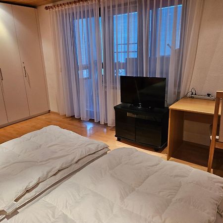Wohnung Fuer 4 Personen, 2 Schlafzimmer, 2 Parkplaetze, Wlan 康斯坦茨 外观 照片