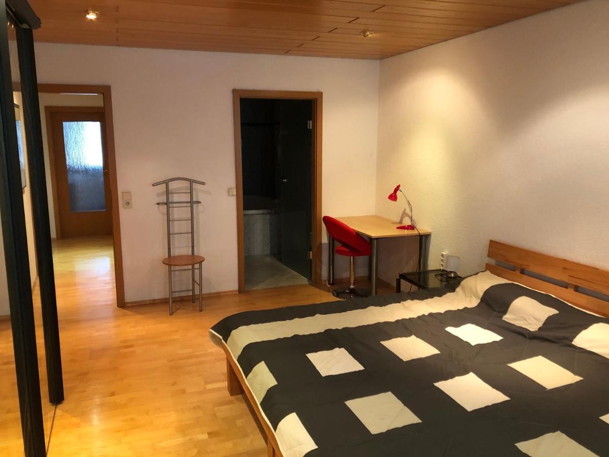 Wohnung Fuer 4 Personen, 2 Schlafzimmer, 2 Parkplaetze, Wlan 康斯坦茨 外观 照片