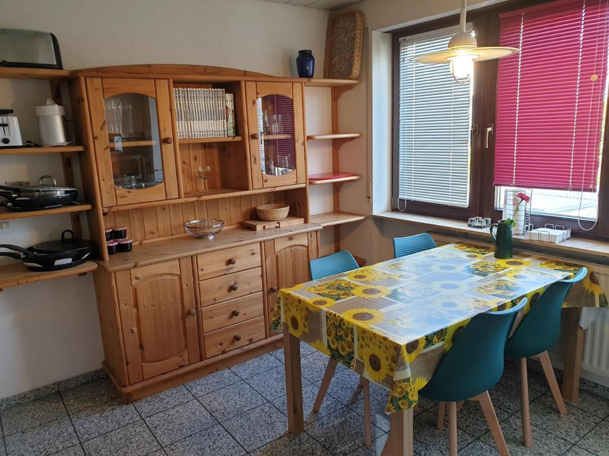 Wohnung Fuer 4 Personen, 2 Schlafzimmer, 2 Parkplaetze, Wlan 康斯坦茨 外观 照片