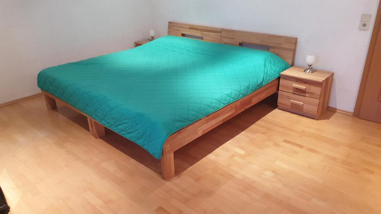 Wohnung Fuer 4 Personen, 2 Schlafzimmer, 2 Parkplaetze, Wlan 康斯坦茨 外观 照片