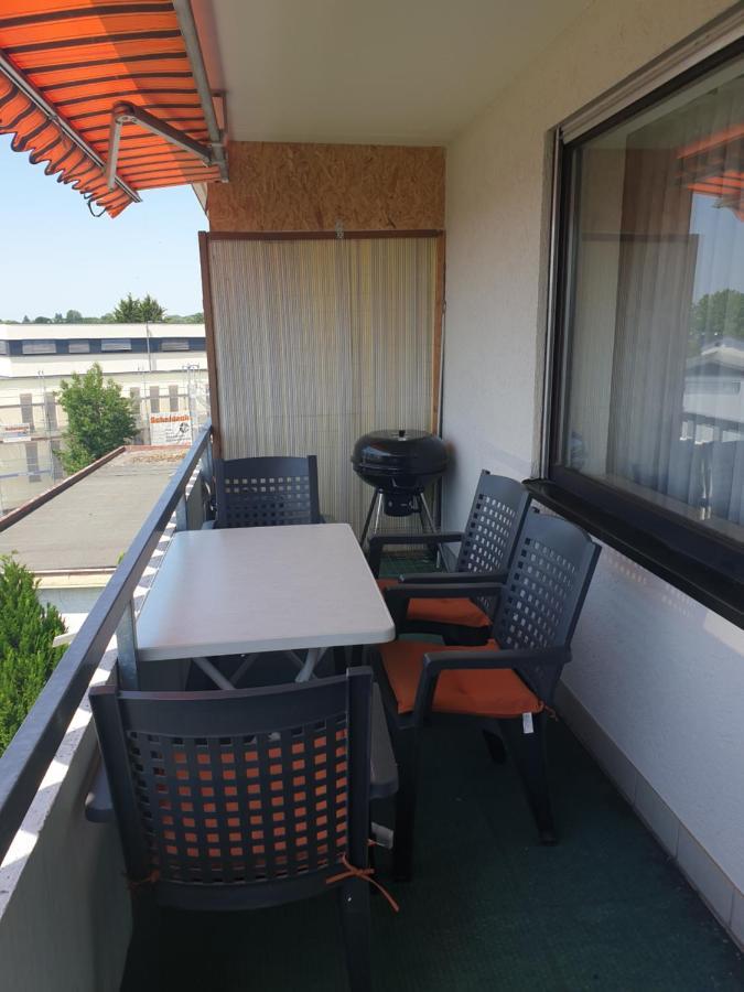 Wohnung Fuer 4 Personen, 2 Schlafzimmer, 2 Parkplaetze, Wlan 康斯坦茨 外观 照片